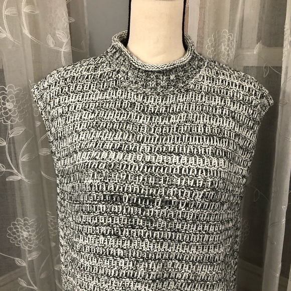 Roots chunky knit sleeveless sweater  SZ M - Picture 3 of 10